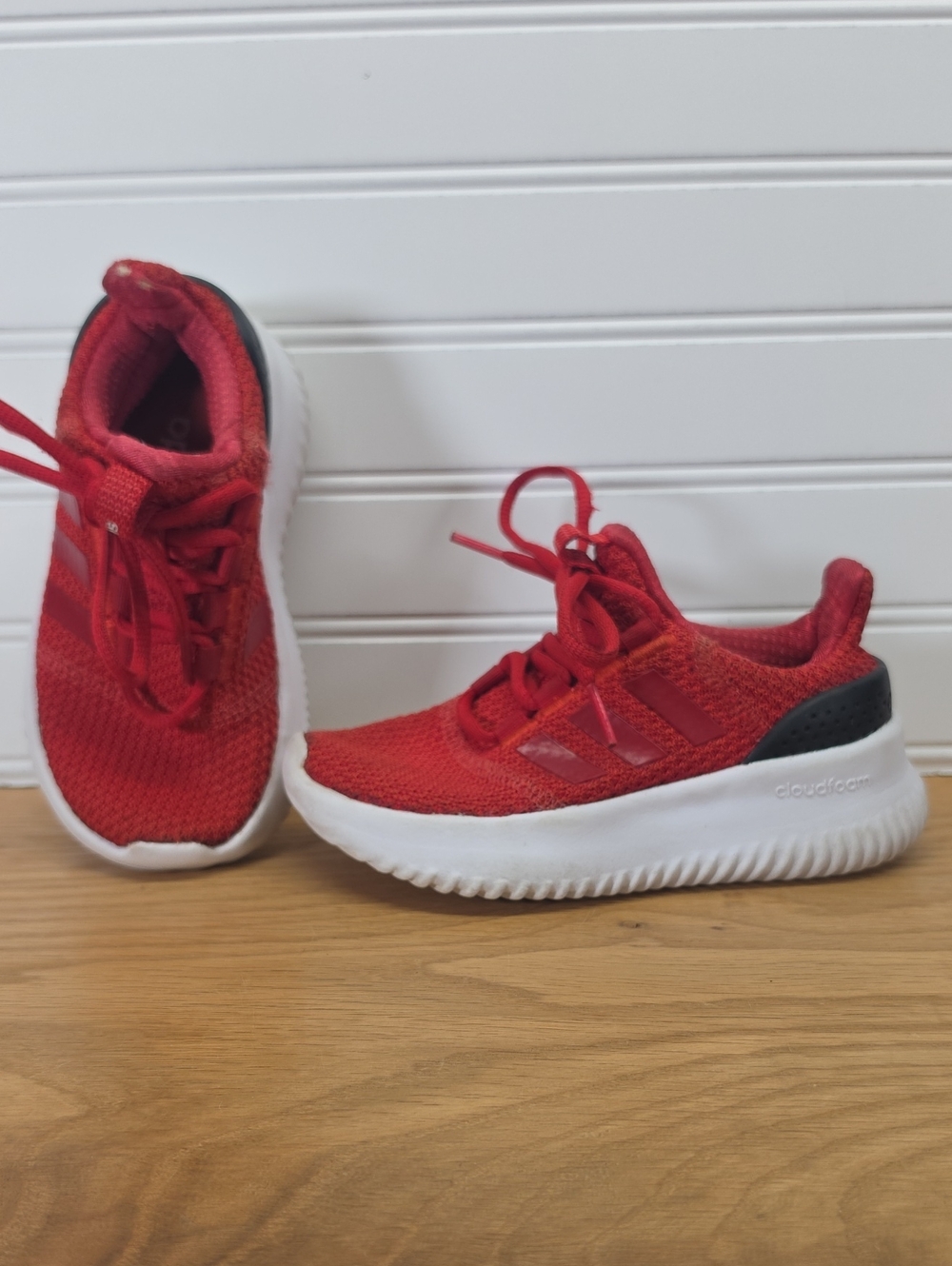 Adidas Cloudfoam Ultimate Red & White Kids Athletic Sneakers Size 10.5